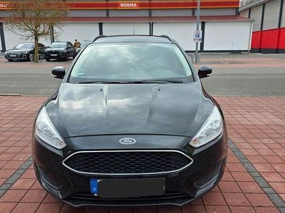 Gebraucht Ford Focus Trend 125 PS (91 kW) 2015 Schwarz Kombi