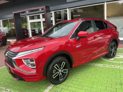 Używany Mitsubishi Eclipse Cross Plus 188 KM (138 kW) 2022 Czerwony SUV