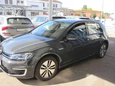 Gebraucht VW e-Golf 100 kW (136 PS) 2019 Kleinwagen