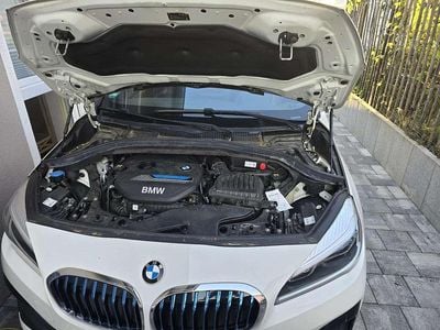BMW 225