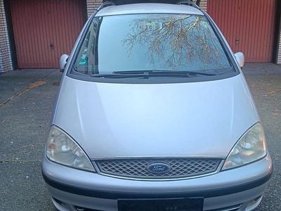 Gebraucht Ford Galaxy 131 PS (96 kW) 2004 Silber Van / Kleinbus