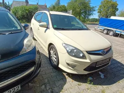 Gebraucht Hyundai i30 Classic 90 PS (66 kW) 2011 Beige Kombi