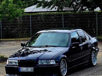 Gebraucht BMW 316 102 PS (75 kW) 1996 Blau Limousine