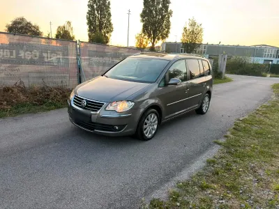 Gebraucht VW Touran 140 PS (102 kW) 2007 Grau Van / Kleinbus