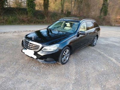 Gebraucht Mercedes E220 170 PS (125 kW) 2014 Schwarz Kombi