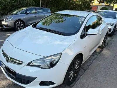 Gebraucht Opel Astra GTC Edition 120 PS (88 kW) 2013 Weiß Limousine