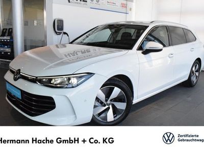 Polsterfarbe: schwarz Gebraucht 2024 VW Passat Elegance Kombi | 36.990 € (Superpreis)