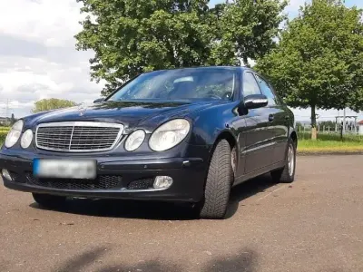 Gebraucht Mercedes E220 150 PS (110 kW) 2002 Schwarz Limousine