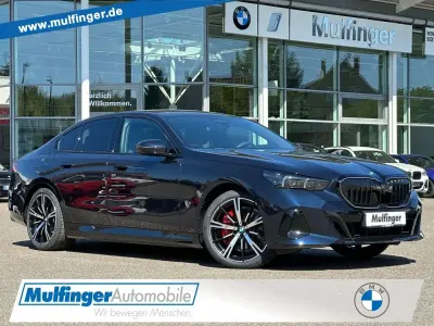 Neu BMW 550e Sport Line 489 PS (359 kW) 2025 Schwarz Limousine