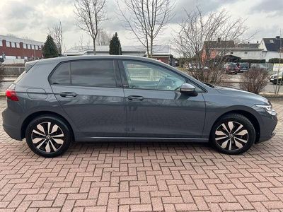 Gebraucht VW Golf VIII Move 150 PS (110 kW) 2024 Grau Limousine