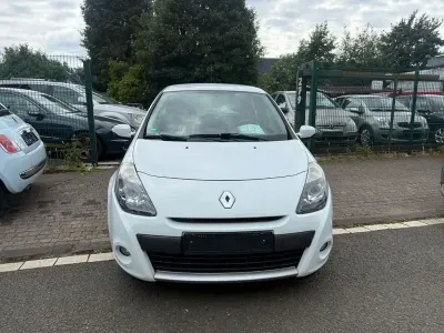 Gebraucht Renault Clio Dynamique 75 PS (55 kW) 2009 Weiß Kleinwagen