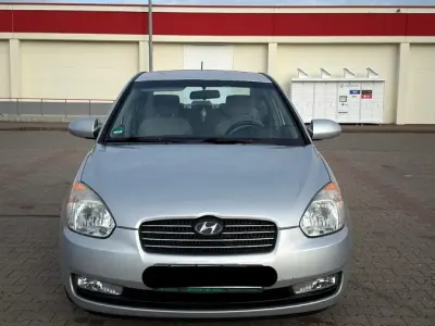 Second-hand Hyundai Accent 97 CP (71 kW) 2008 Argintiu Berlinǎ