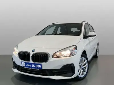 Używany BMW 225 Active Tourer Advantage 224 KM (164 kW) 2020 Biały Minivan