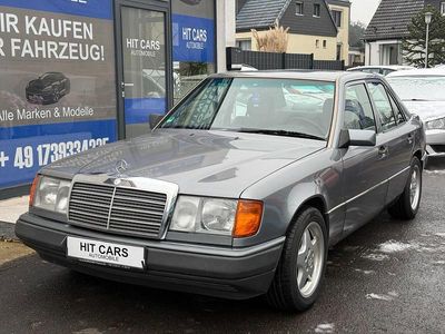 Grau Gebraucht 1992 Mercedes E260 Limousine | 5.500 €