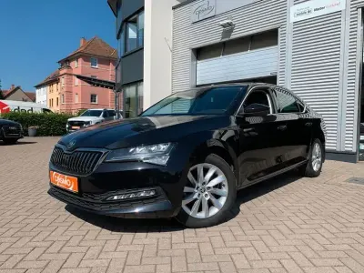 Gebraucht Skoda Superb 190 PS (139 kW) 2023 Schwarz Limousine