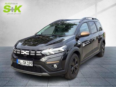 Perlmuttschwarz metallic (schwarz) Gebraucht 2024 Dacia Jogger Extreme Van / Kleinbus | 19.811 € (Fairer Preis)