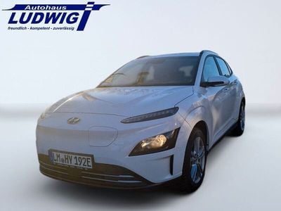Gebraucht Hyundai Kona Select 100 kW (136 PS) 2023 Weiß SUV