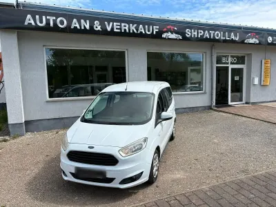Gebraucht Ford Tourneo Courier Trend 101 PS (74 kW) 2015 Frostweiß Van / Kleinbus