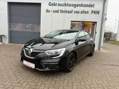 Gebraucht Renault Mégane IV Play 101 PS (74 kW) 2018 Schwarz Limousine