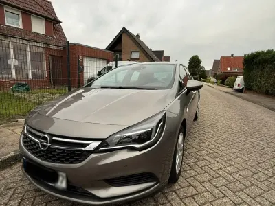 Gebraucht Opel Astra Dynamic 2016 Limousine