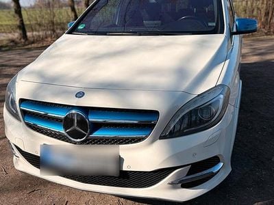 Usata Mercedes B250e 131 kW (179 CV) 2015 Bianco Monovolume