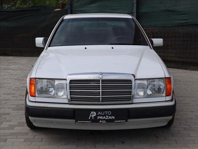 Gebraucht Mercedes E200 Sportline 122 PS (89 kW) 1992 Weiß Coupé