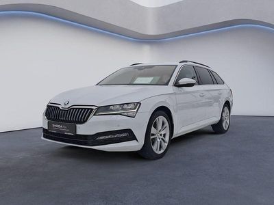 Weiß Gebraucht 2022 Skoda Superb Ambition Kombi | 25.995 € (Fairer Preis)