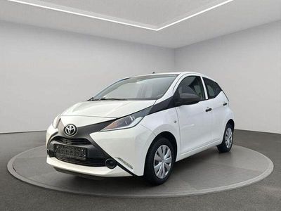 Weiss Gebraucht 2016 Toyota Aygo Kleinwagen | 8.980 € (Fairer Preis)