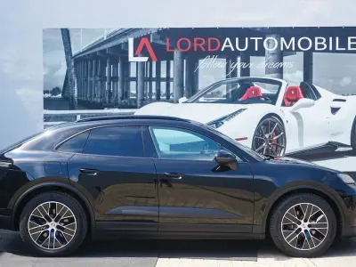 Gebraucht Porsche Macan 4 Electric 300 kW (408 PS) 2025 Schwarz SUV
