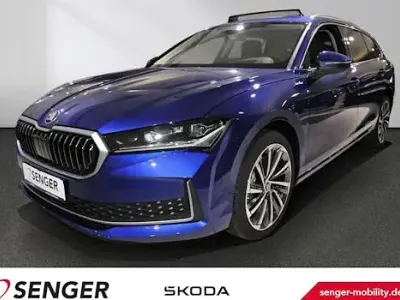 Ny Skoda Superb LAURIN & KLEMENT 193 HK (141 kW) 2026 Blå Stationcar