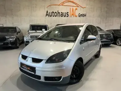 Gebraucht Mitsubishi Colt Motion 95 PS (69 kW) 2008 Silber Kleinwagen