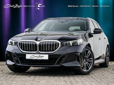 Gebraucht BMW 520 M Sport 197 PS (144 kW) 2025 Saphirschwarz metallic Kombi