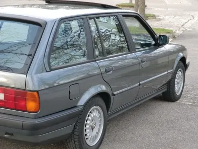 Gebraucht BMW 325 171 PS (125 kW) 1990 Grau Kombi