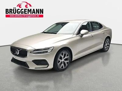 Begagnad Volvo S60 Core 197 HK (144 kW) 2024 Guld Sedan