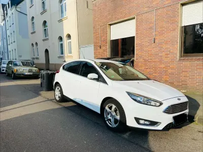 Gebraucht Ford Focus Titanium 125 PS (91 kW) 2015 Weiß Limousine