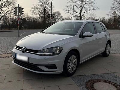 Gebraucht VW Golf VII Trendline 110 PS (80 kW) 2017 Weiß Limousine