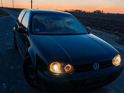 Schwarz Gebraucht 1999 VW Golf IV Kleinwagen | 647 € (Guter Preis)