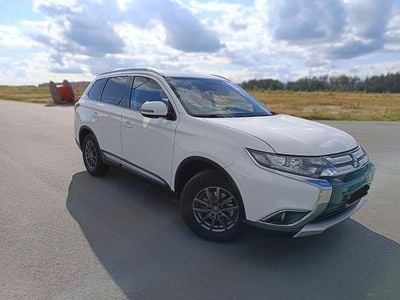 Weiß Gebraucht 2017 Mitsubishi Outlander Diamant Edition SUV | 15.900 € (Etwas zu teuer)