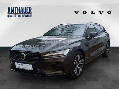 Gebraucht Volvo V60 Plus 197 PS (144 kW) 2024 Platinum grey / metallic Kombi