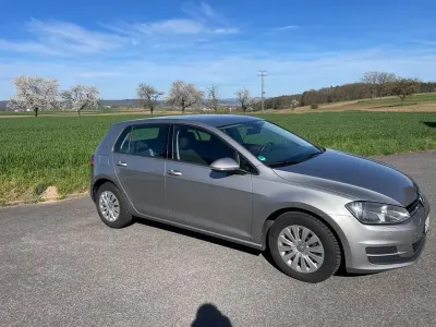 Gebraucht VW Golf VII Comfortline 105 PS (77 kW) 2013 Silber Limousine
