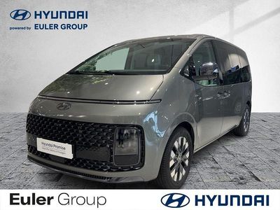 Gruen Gebraucht 2023 Hyundai Staria Signature Van / Kleinbus | 36.990 € (Teuer)