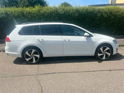 Gebraucht VW Golf VII 110 PS (80 kW) 2015 Weiß Kombi