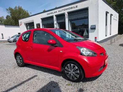 Gebraucht Toyota Aygo Cool 68 PS (50 kW) 2006 Rot Kleinwagen