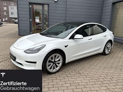 Weiß Gebraucht 2021 Tesla Model 3 Standard Range Limousine | 25.300 € (Fairer Preis)
