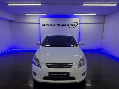 Gebraucht Kia Ceed Spirit 126 PS (92 kW) 2010 Weiß Kleinwagen