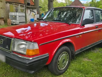 Gebraucht Volvo 240 116 PS (85 kW) 1989 Rot Limousine