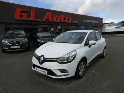 Używany Renault Clio IV LIMITED 90 KM (66 kW) 2018 Biały Sedan/Limuzyna