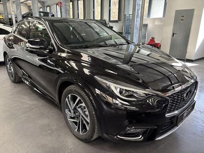Gebraucht Infiniti Q30 Sport Tech 156 PS (114 kW) 2017 Schwarz Limousine