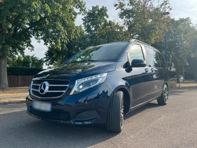 Gebraucht Mercedes V220 Edition 163 PS (119 kW) 2017 Blau Van / Kleinbus