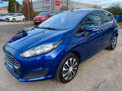 Gebraucht Ford Fiesta Trend 82 PS (60 kW) 2015 Blau Limousine